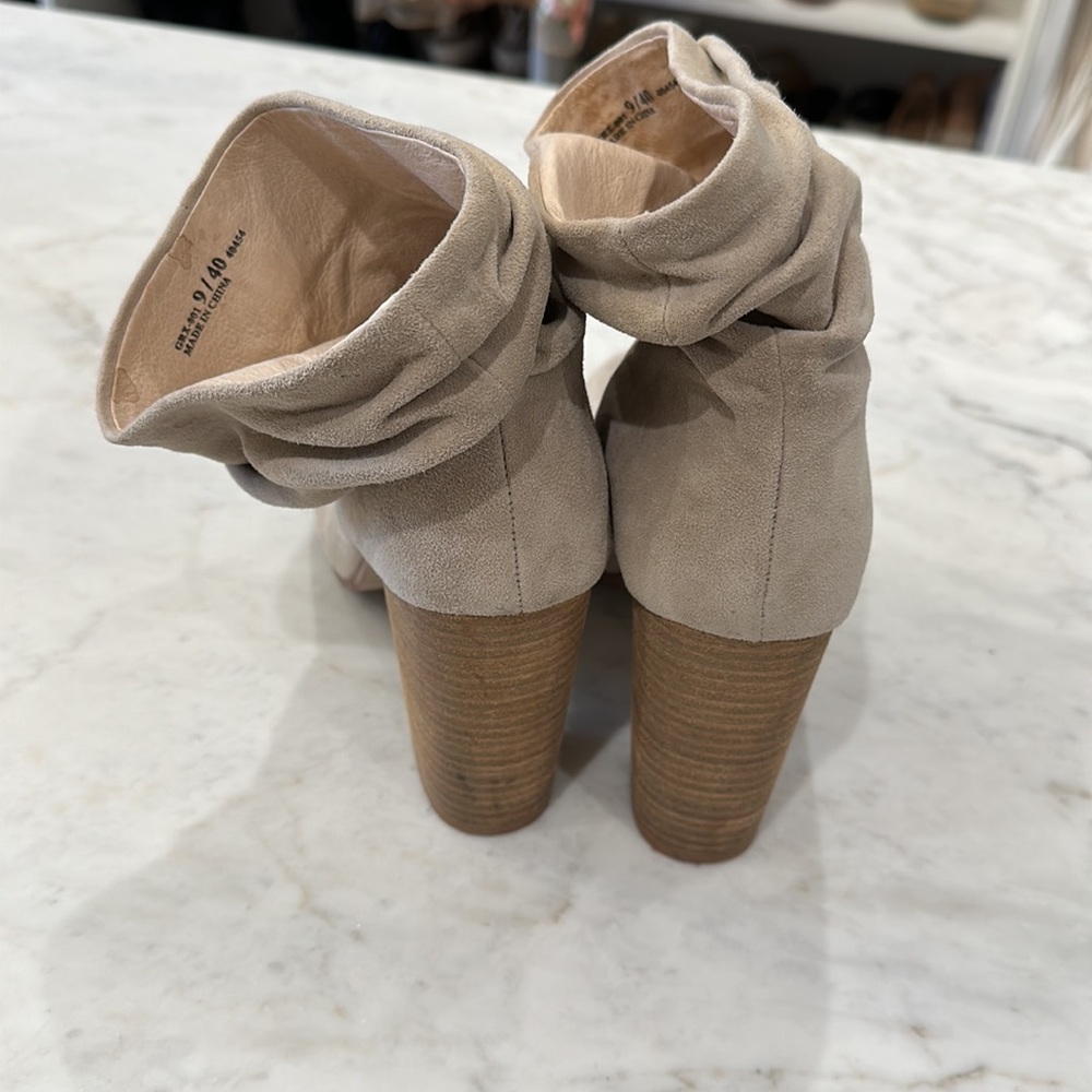 Booties - Picture 4 of 5